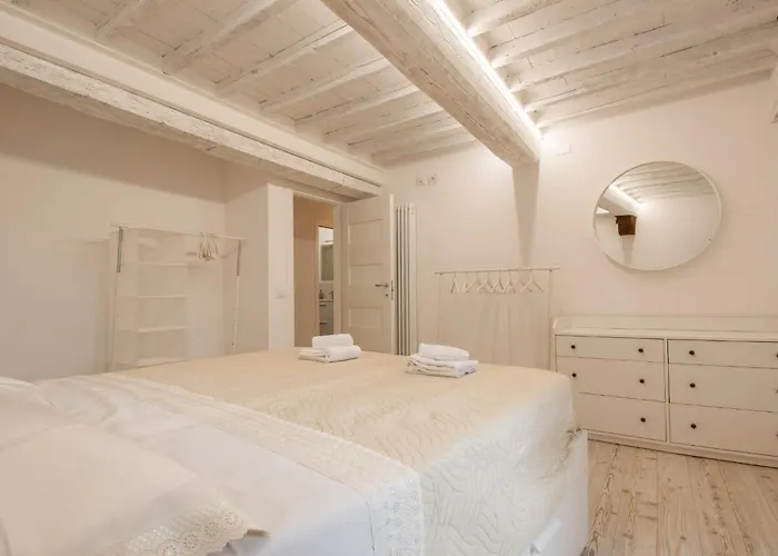 Guesthost - Casa Di Alice - Elegance In The Centre 公寓 *