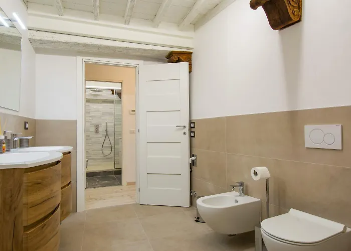 Guesthost - Casa Di Alice - Elegance In The Centre * Siena