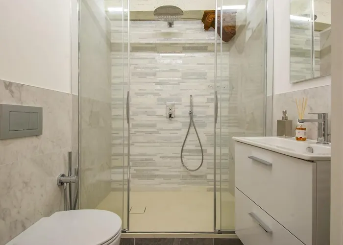 Guesthost - Casa Di Alice - Elegance In The Centre *