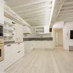 Guesthost - Casa Di Alice - Elegance In The Centre Apartment *