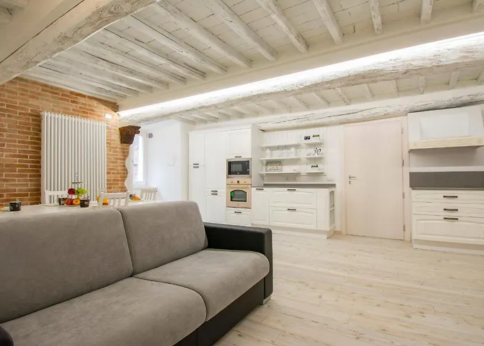 Apartment Guesthost - Casa Di Alice - Elegance In The Centre Siena