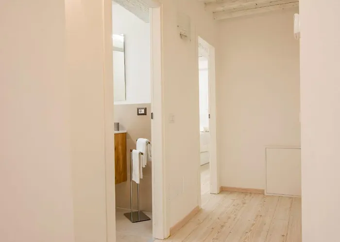 Apartment Guesthost - Casa Di Alice - Elegance In The Centre *